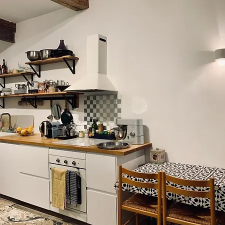 2p 38m2 Historic Center & Old World Charm Apartment